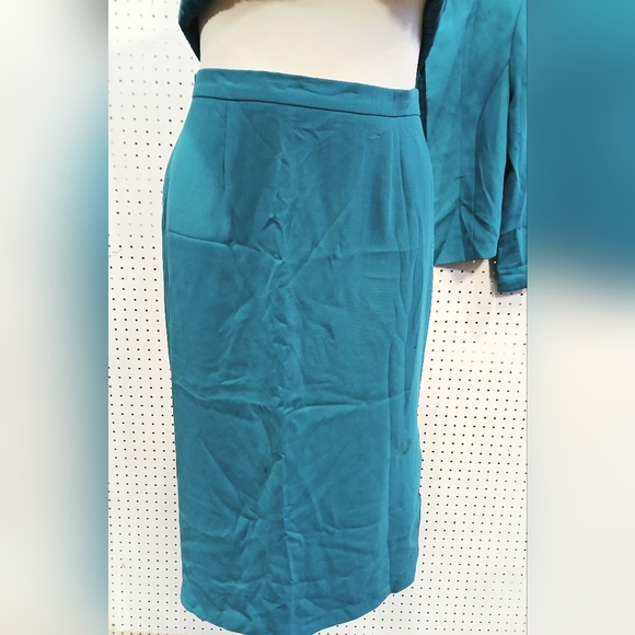 Chic Teal Skirt Set - Picture 13 of 16